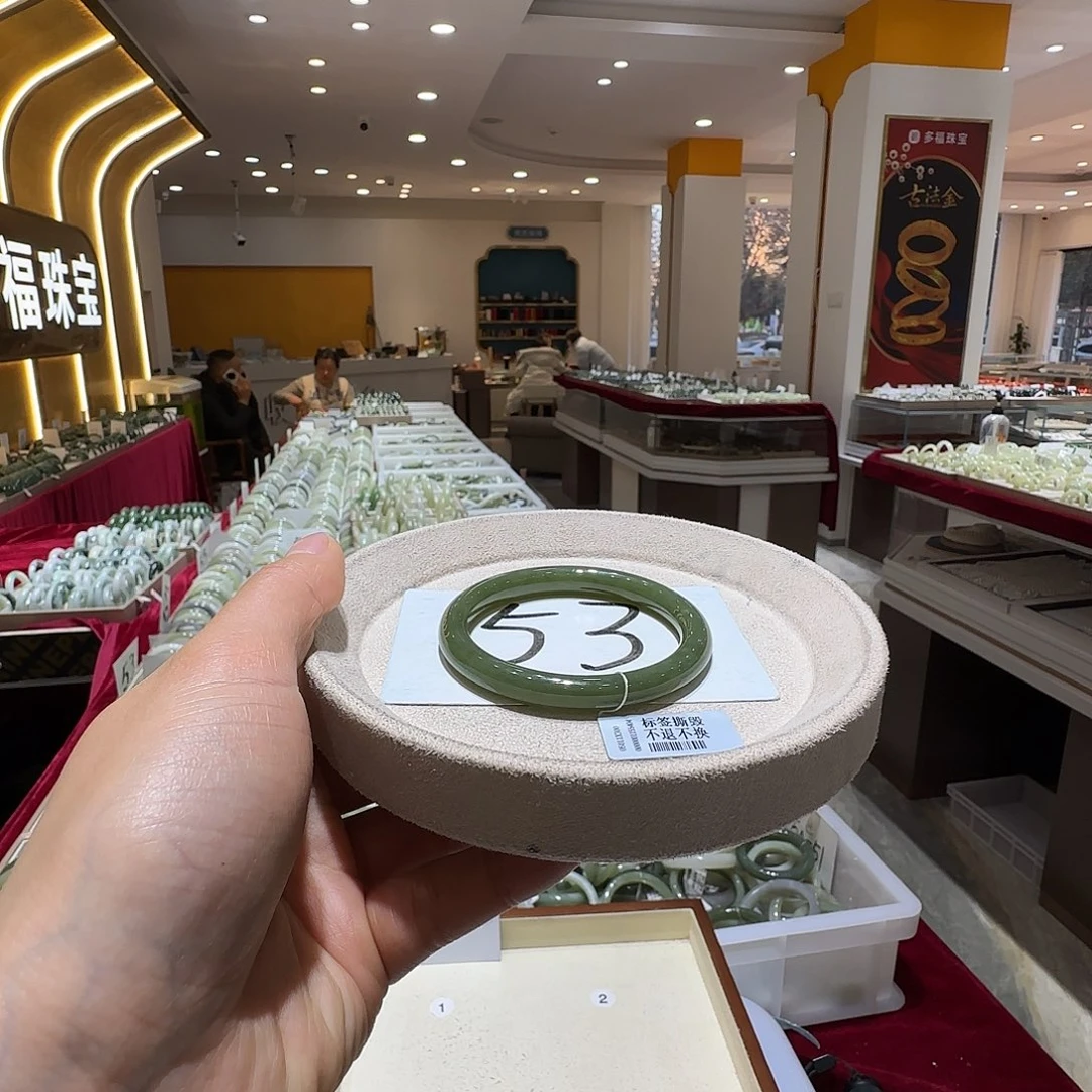 和田玉未镶嵌手镯158