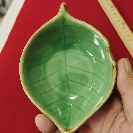 茶****瓷片五厂，七厂各种摆件，瓷片，均有瑕疵！