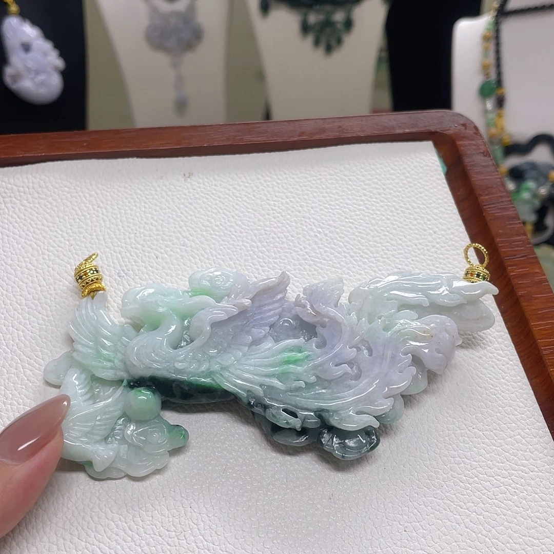 翡翠未镶嵌颈饰立体凤凰