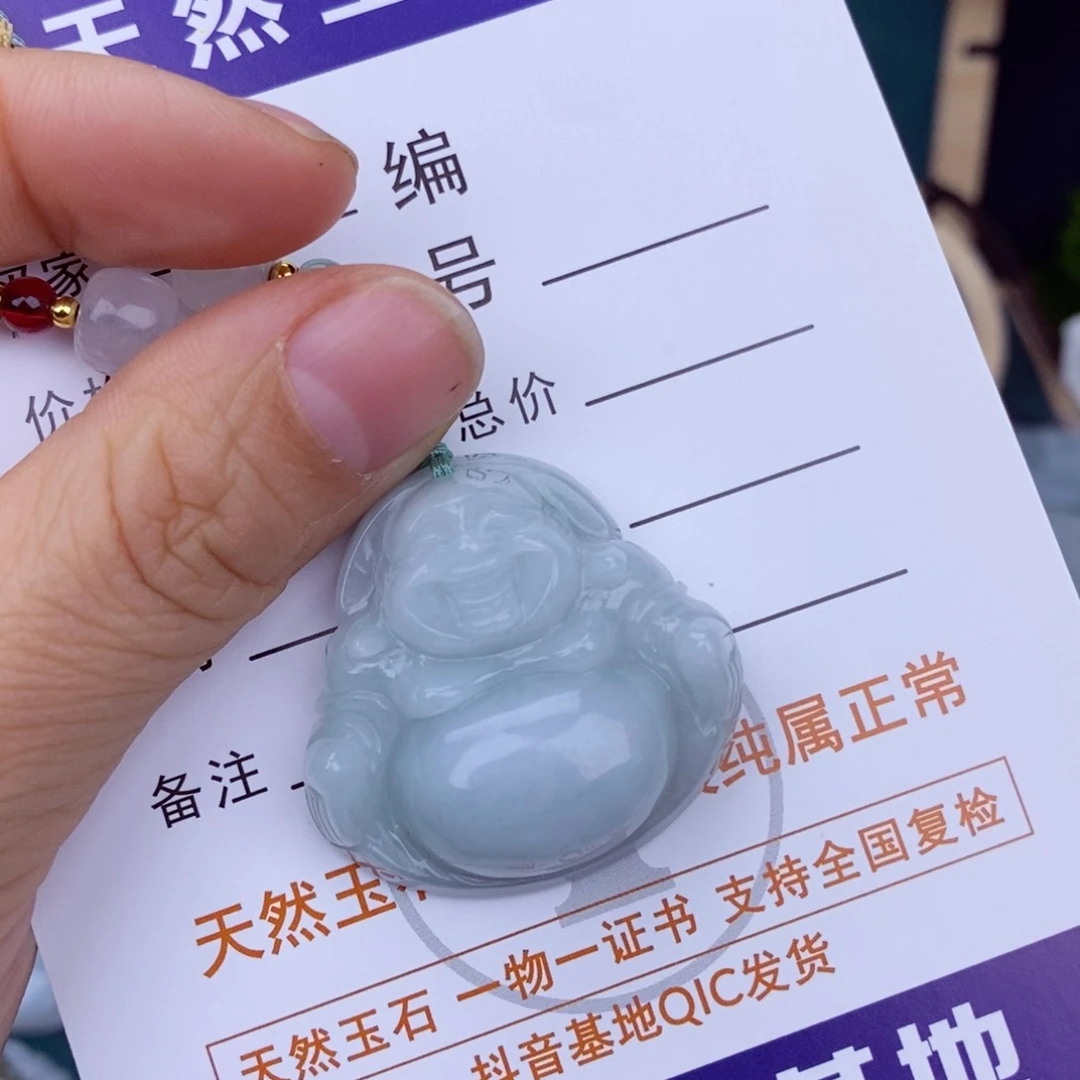 翡翠颈饰未镶嵌逝****?佛公