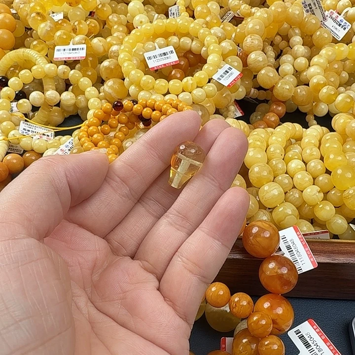 琥珀未镶嵌珠宝奇石
