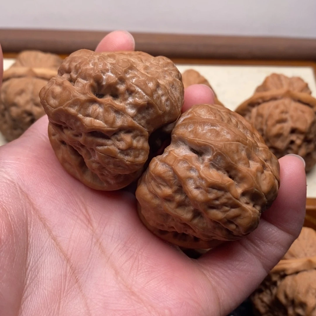 【闪购商品】把件文玩核桃四开背边41肚44左右