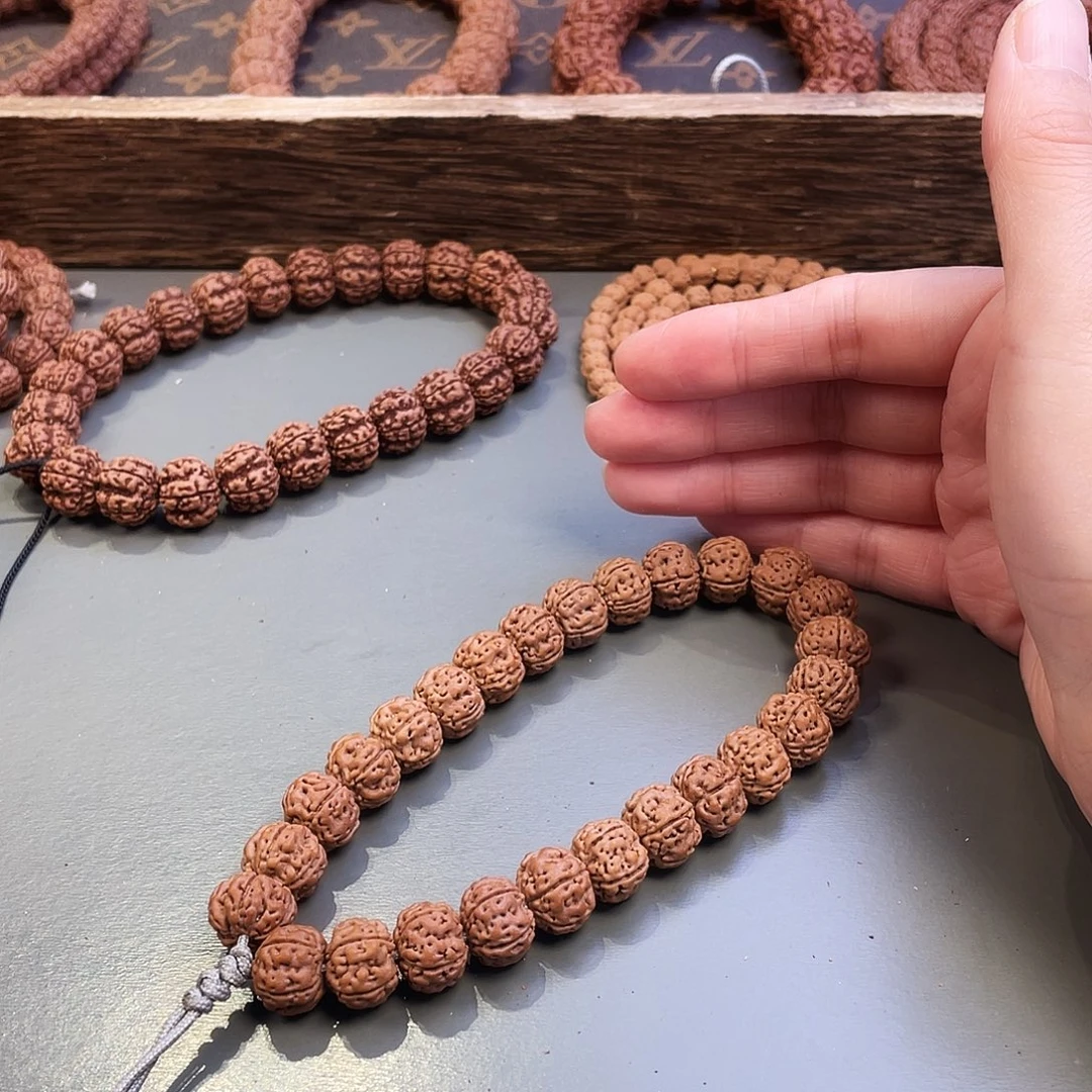 蜗***牛手串金刚菩提老树王13➕手持