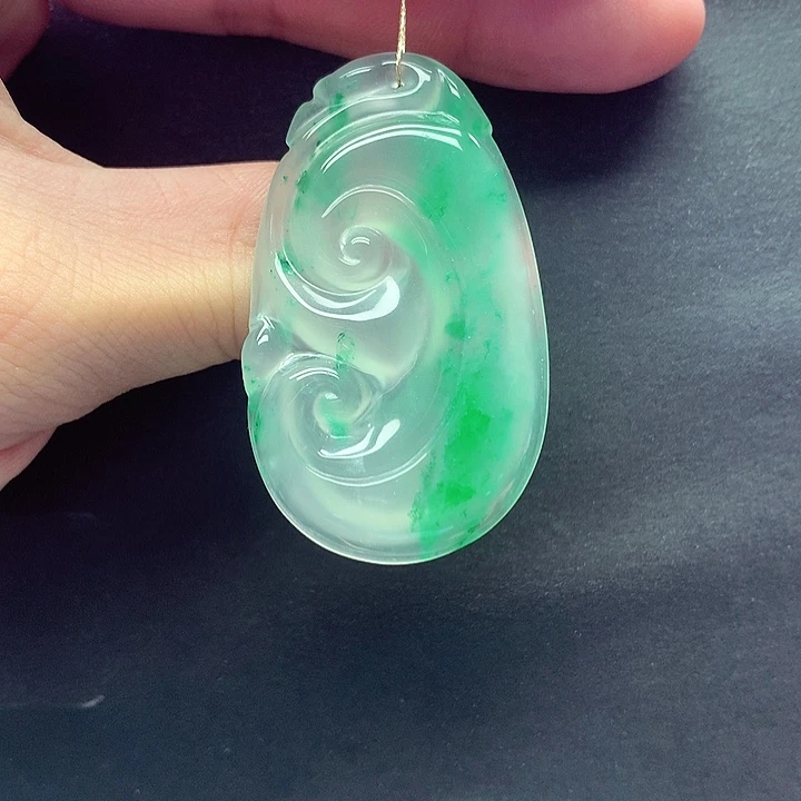 颈饰未镶嵌石英质玉