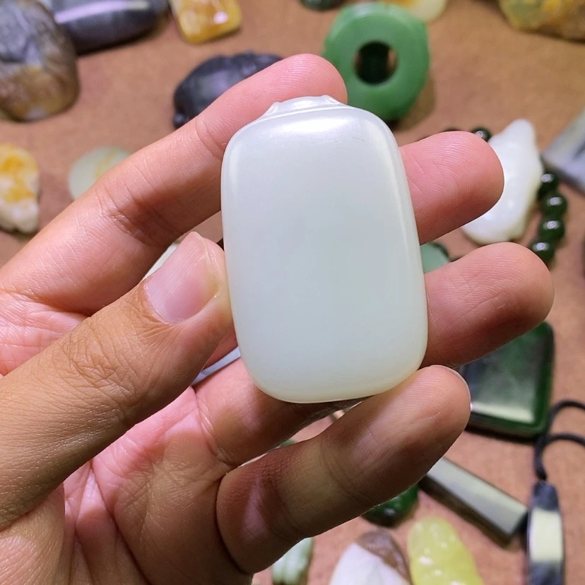 【闪购商品】未镶嵌和田玉挂件流****)