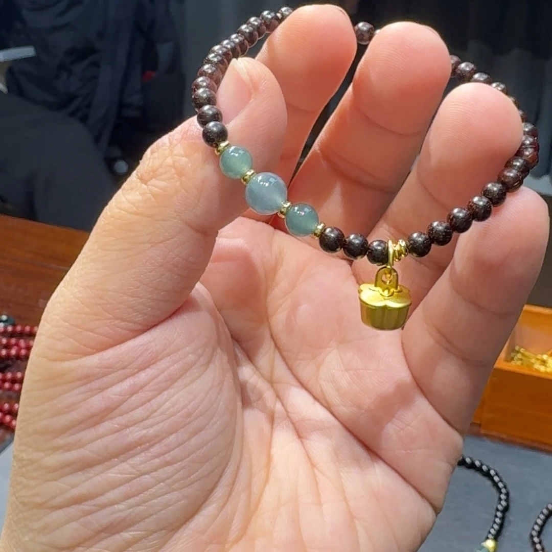 翡翠手链未镶嵌翡翠手链