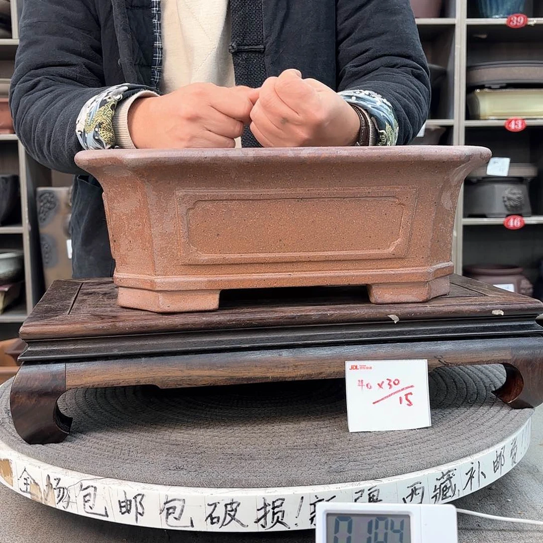 紫砂花盆陈***也紫砂的颜色很好看