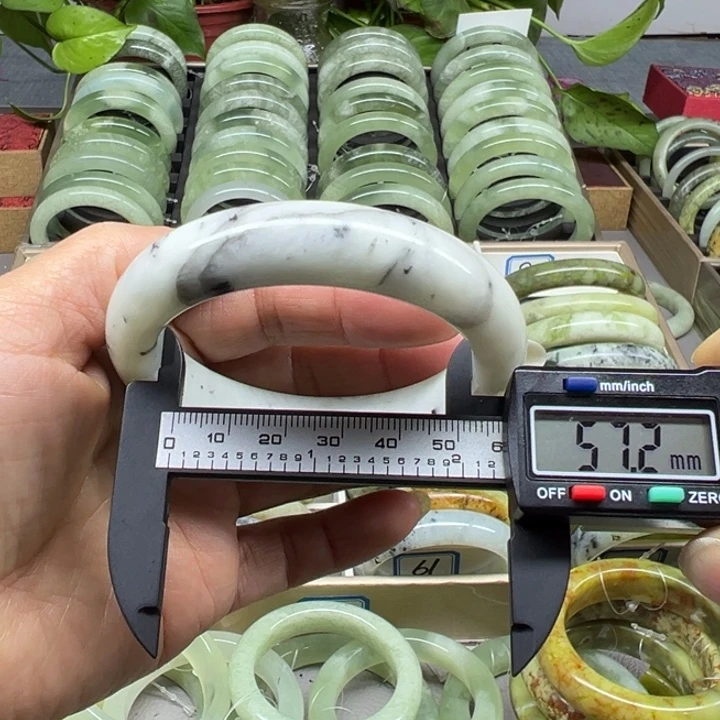 蛇纹石玉未镶嵌手镯47