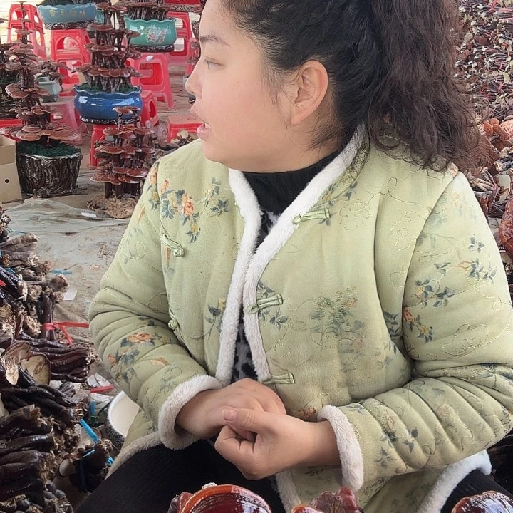 无花朵纵***。灵芝花开了吗