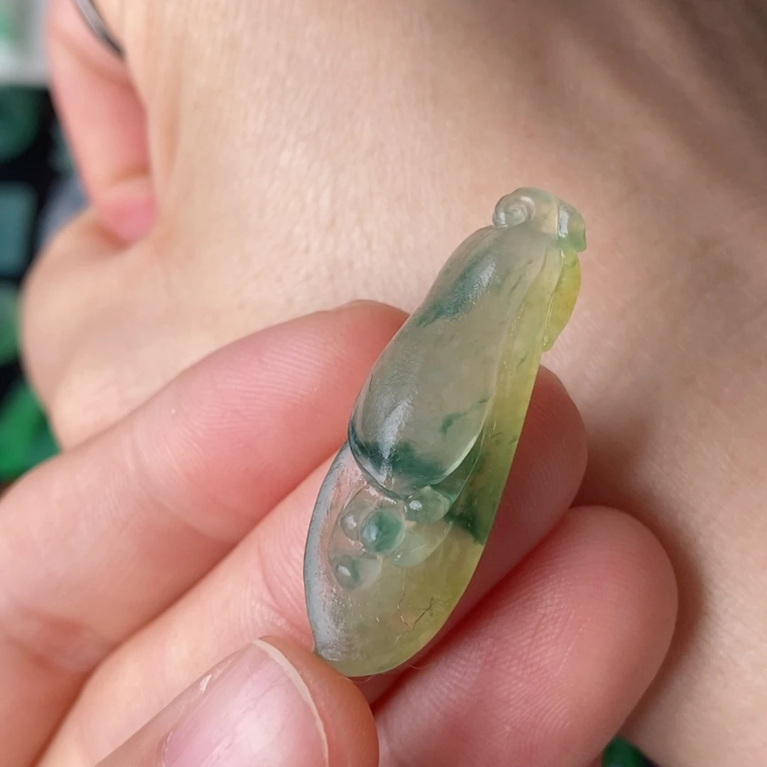 定制翡翠未镶嵌玉兰花