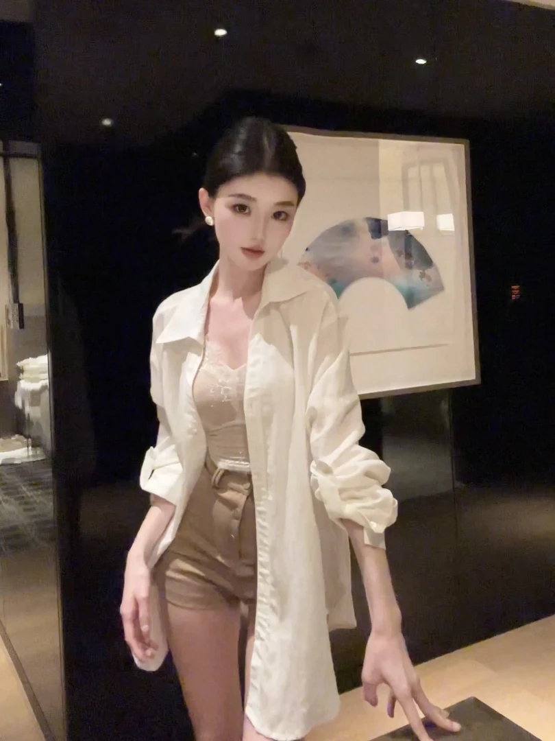 春日部【衣冠楚楚】百搭宽松衬衫蕾丝吊带短裤三件套设计款套装0997