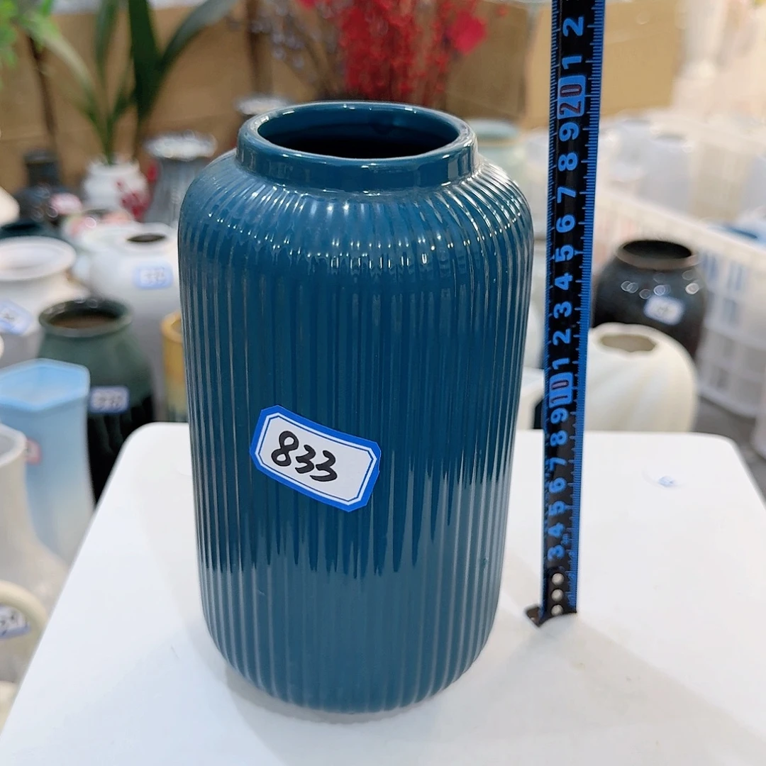 833号墨绿陶瓷高20厘米微瑕一个