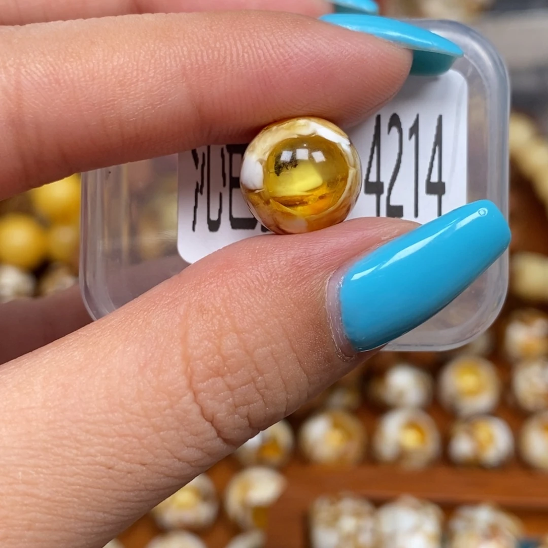 蜜蜡未镶嵌珠宝奇石4214