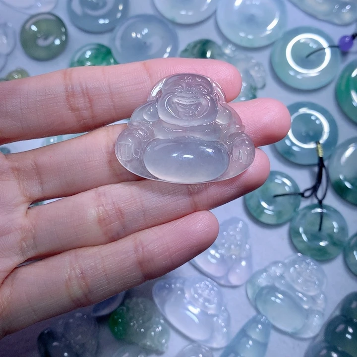 翡翠颈饰未镶嵌佛