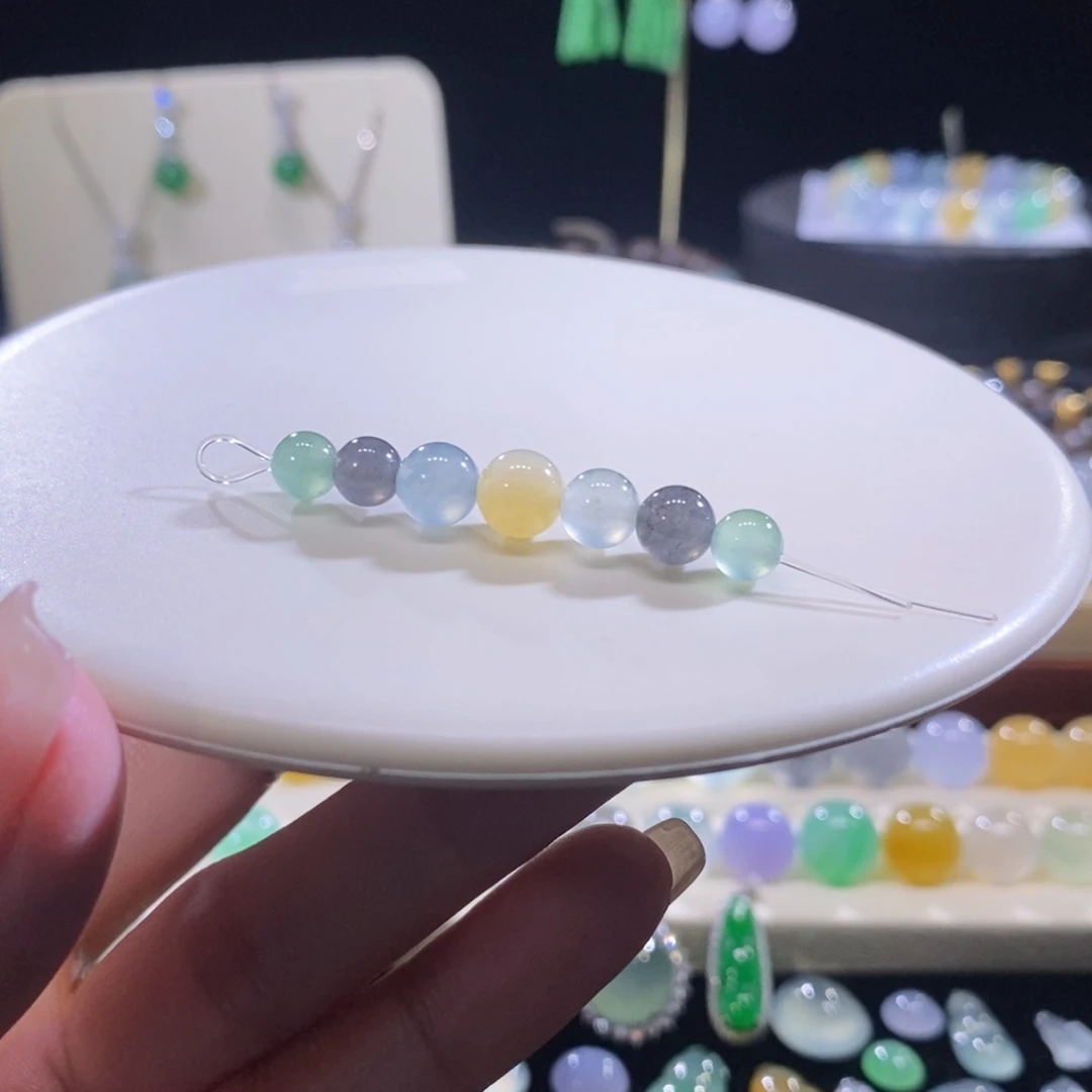 翡翠未镶嵌颈饰冰彩色小珠一组