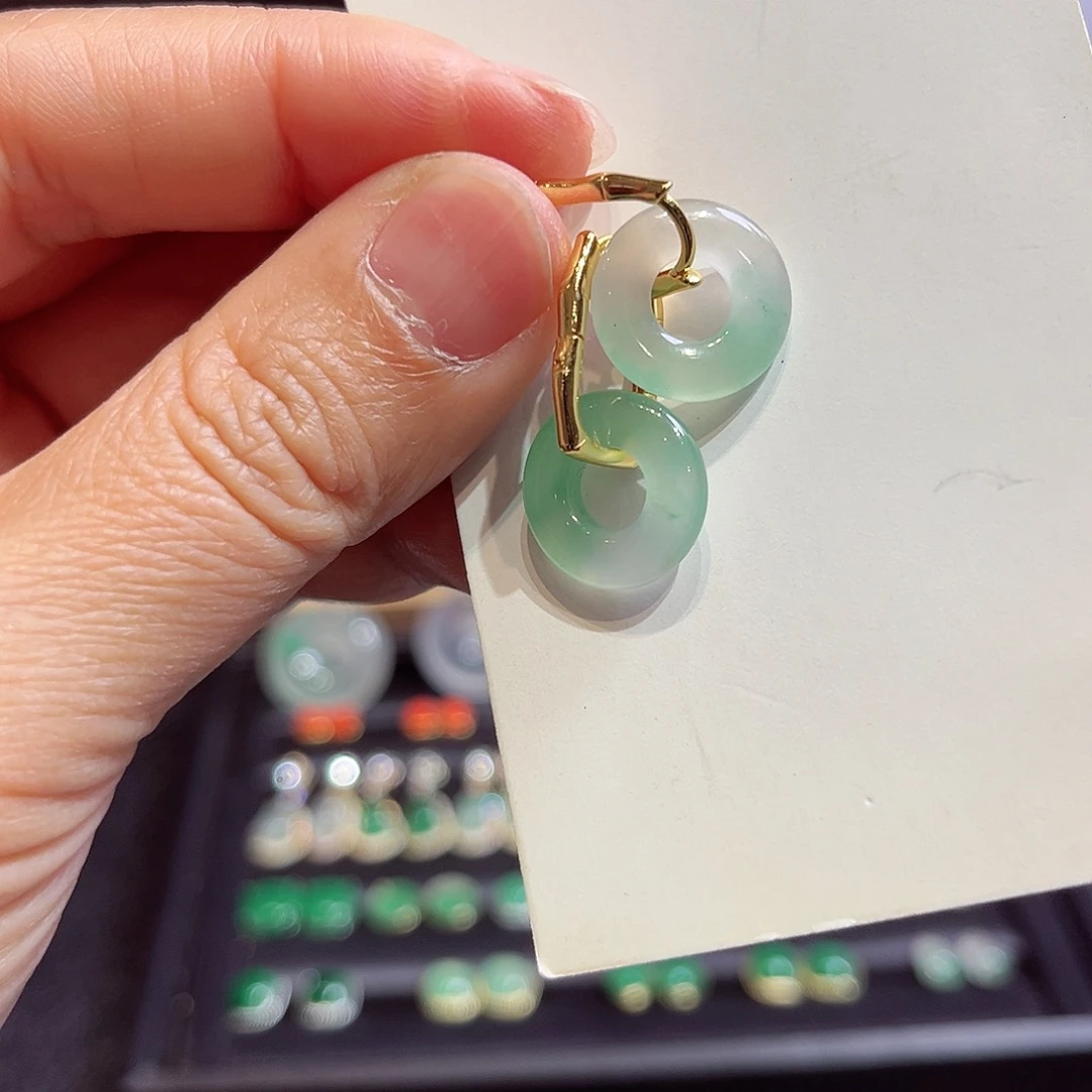 石英质玉未镶嵌耳环