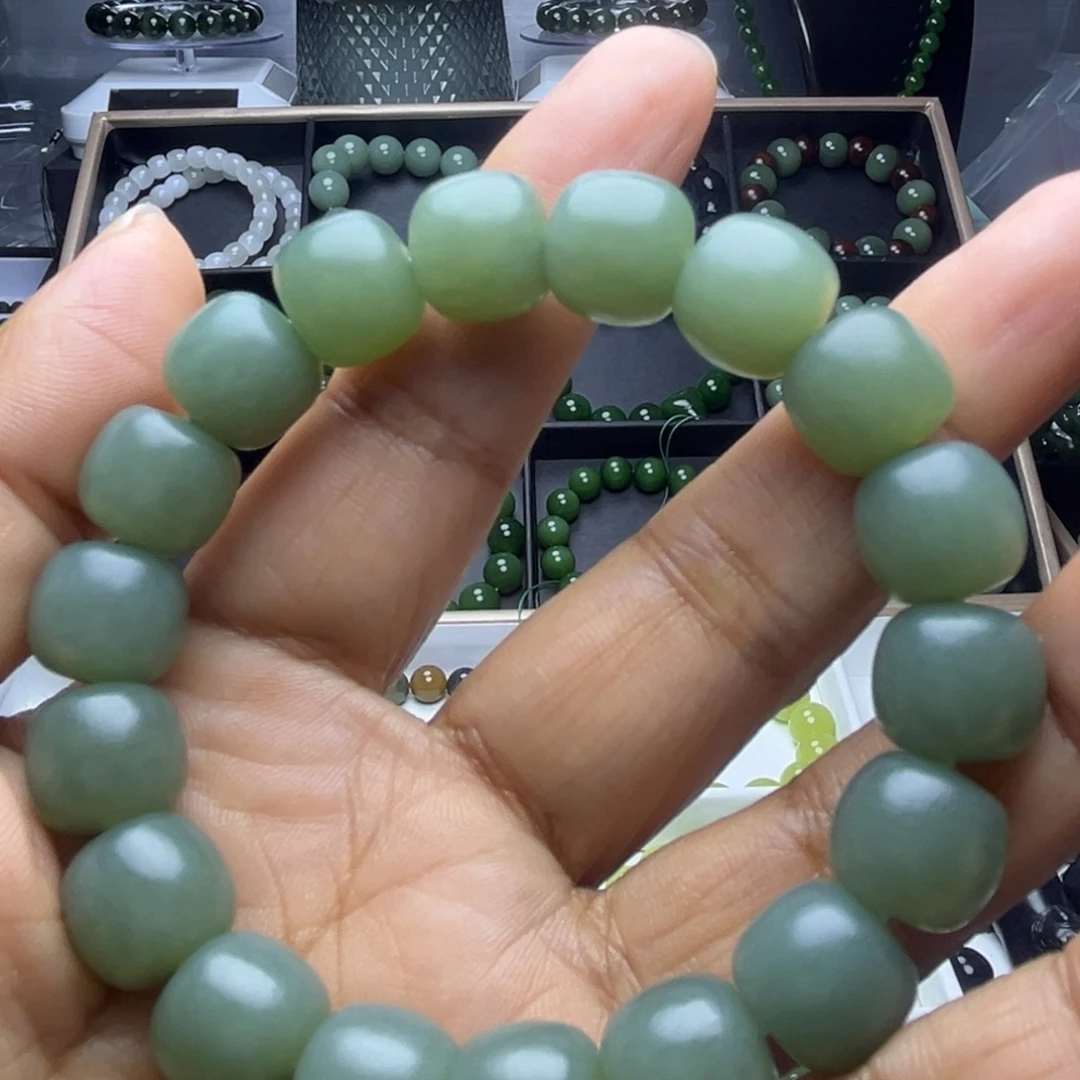 和田玉未镶嵌手串