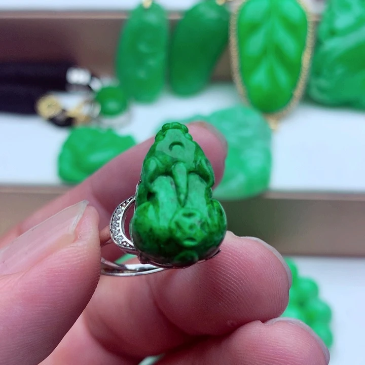 翡翠未镶嵌戒指戒指