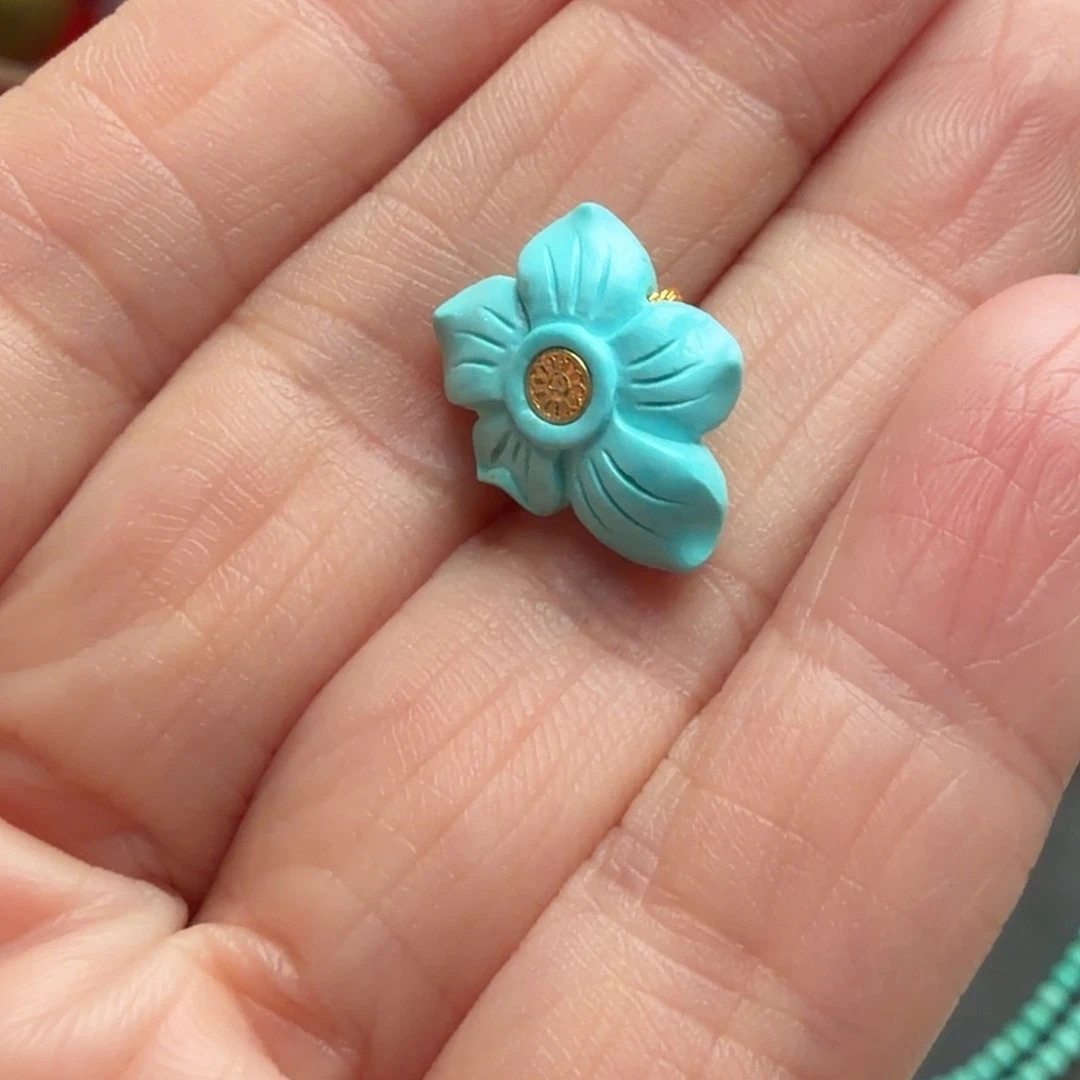 绿松石未镶嵌颈饰