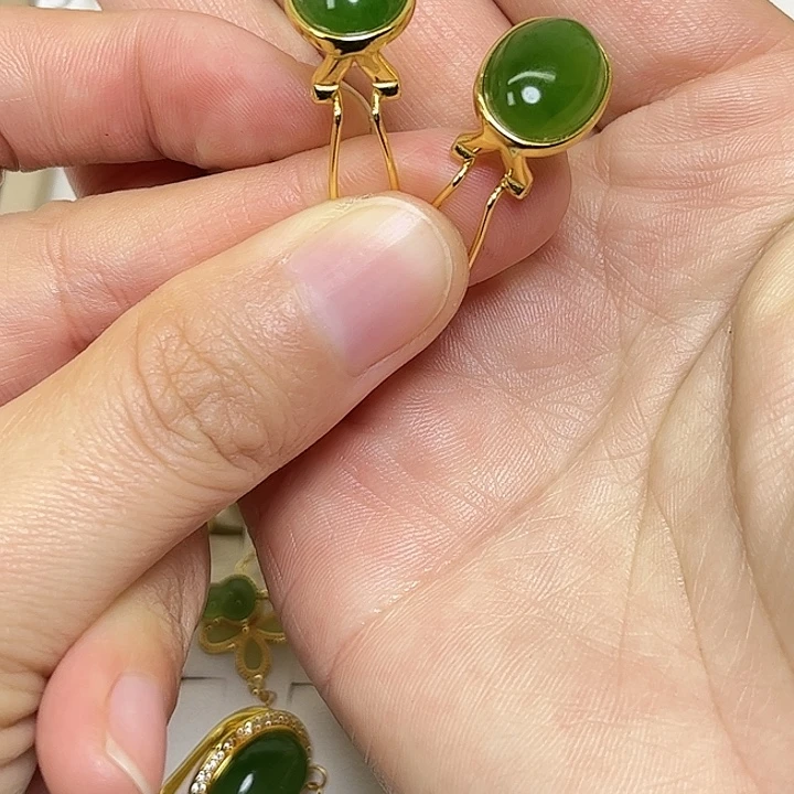 又****和田玉银S925镶嵌耳饰