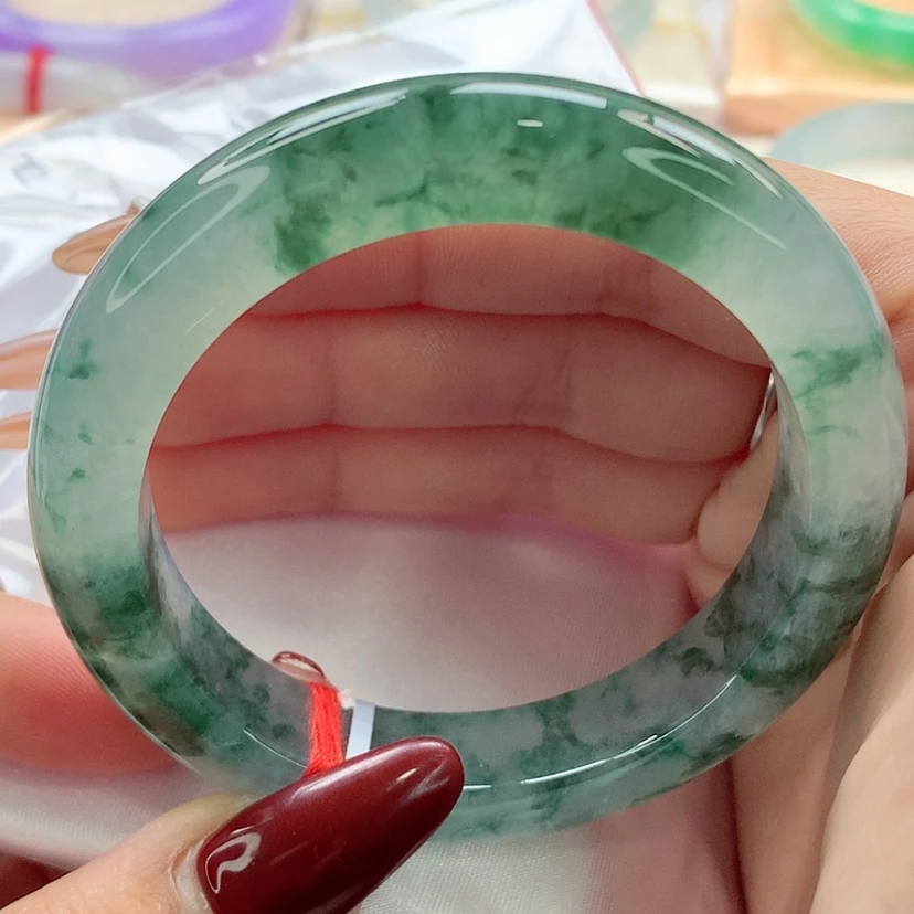 【闪购商品】翡翠手镯未镶嵌师妹水墨丹青必收款！