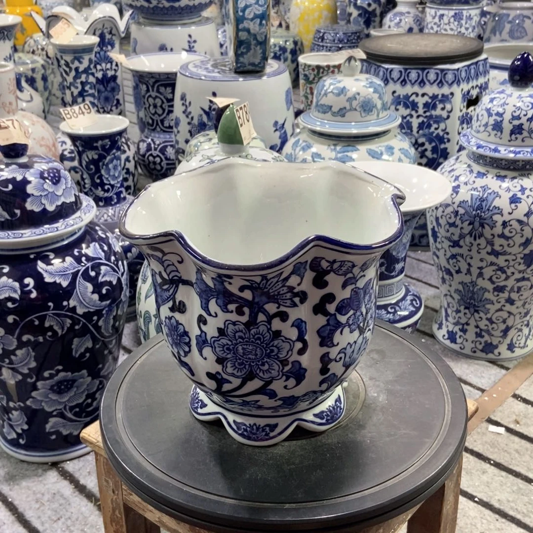 摆件花瓶手绘釉下彩