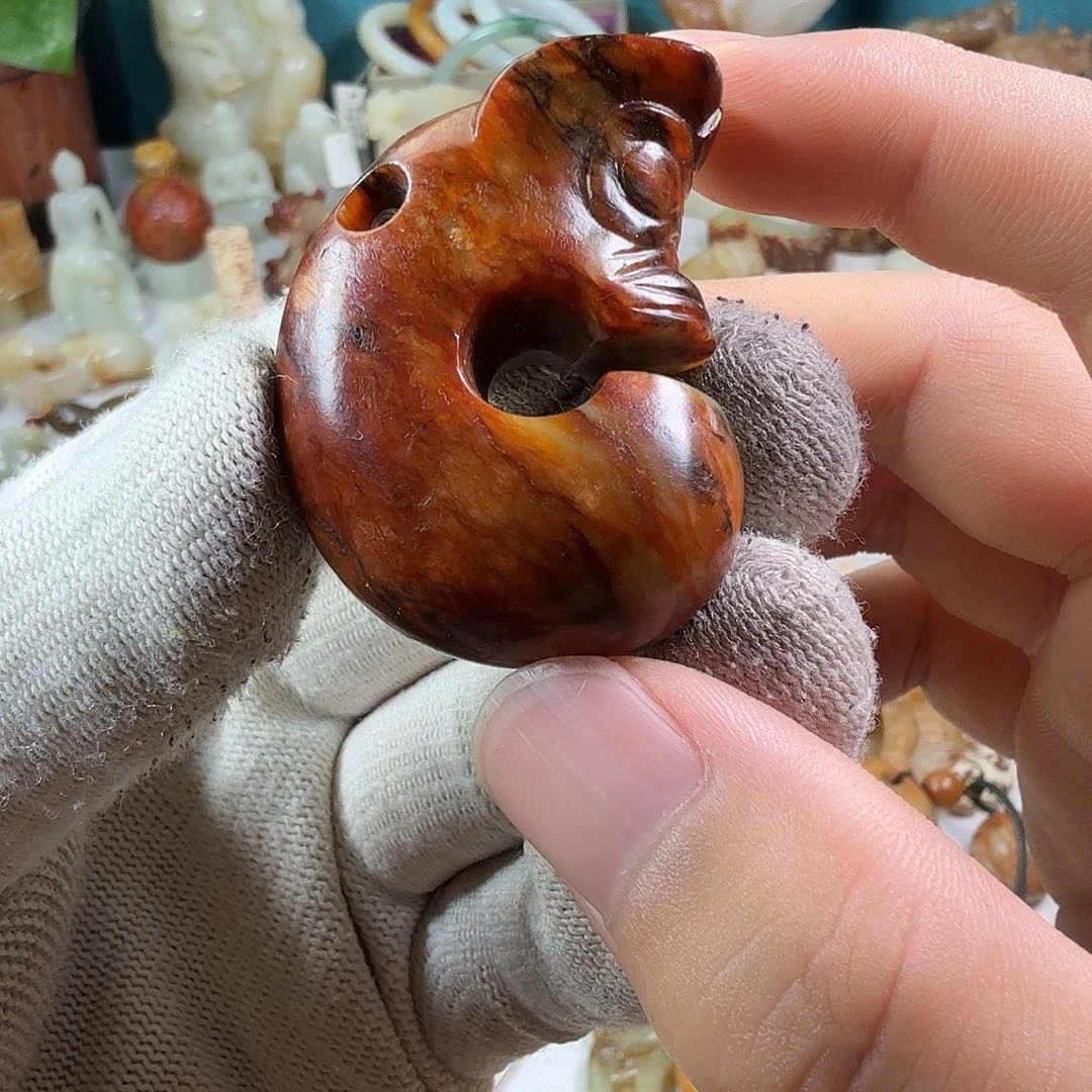双***感和田玉（糖玉）未镶嵌颈饰