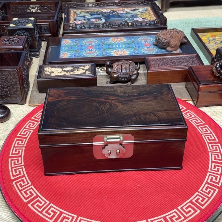 紫檀木类成套家具