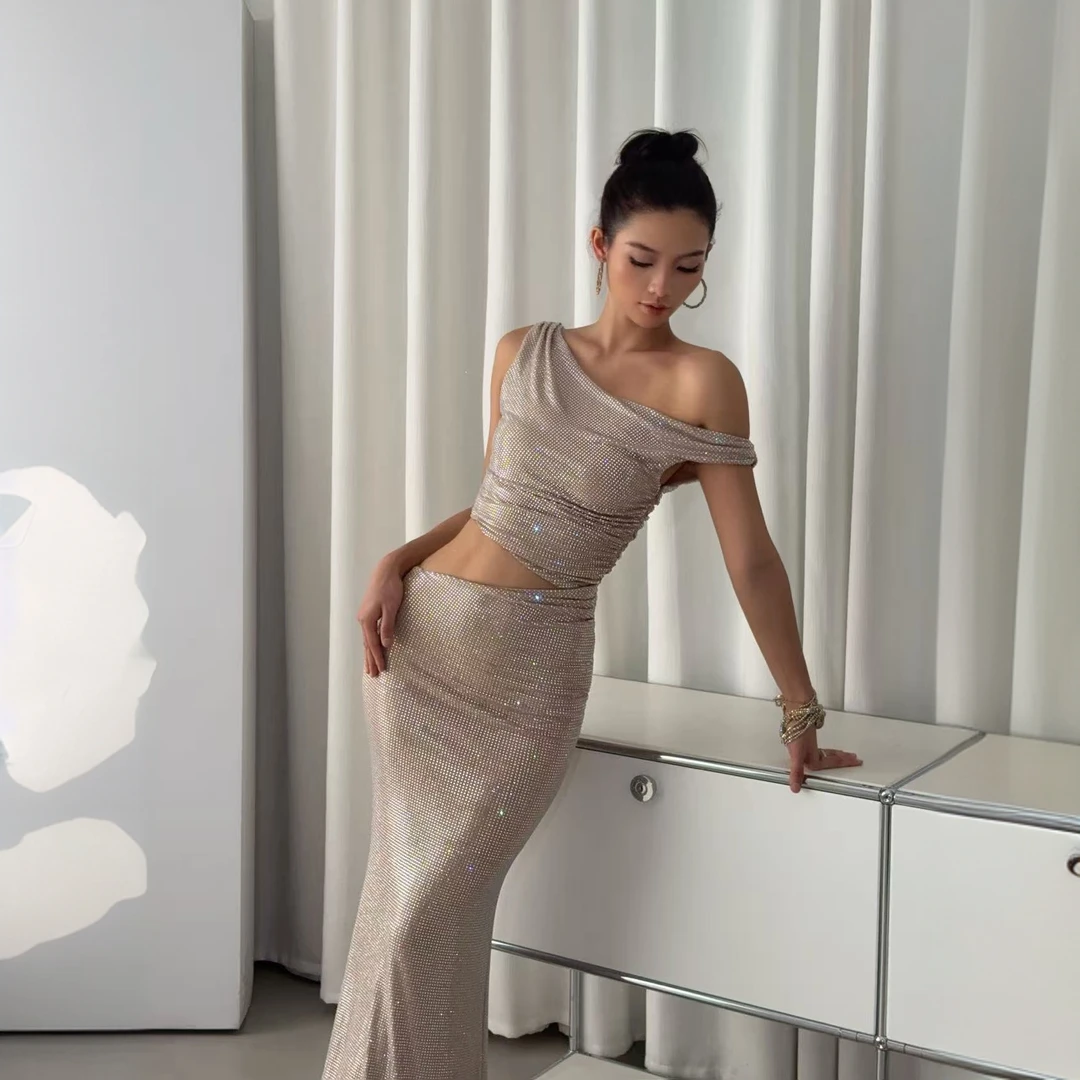 Younger Lady 法式重工轻奢水钻斜肩镂空长裙富家千金party礼服