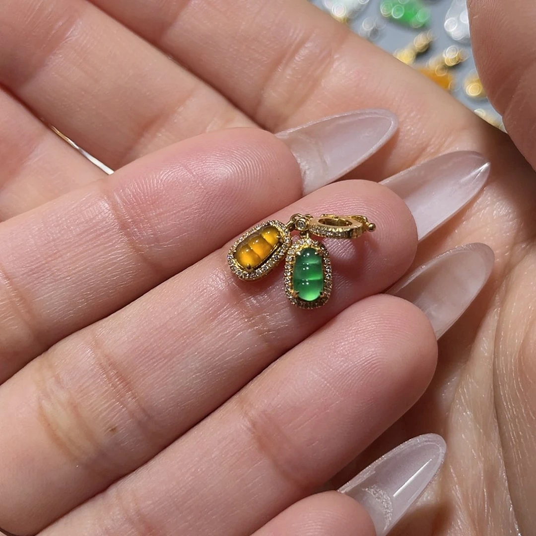 吊坠(不含链)18K金镶嵌翡翠