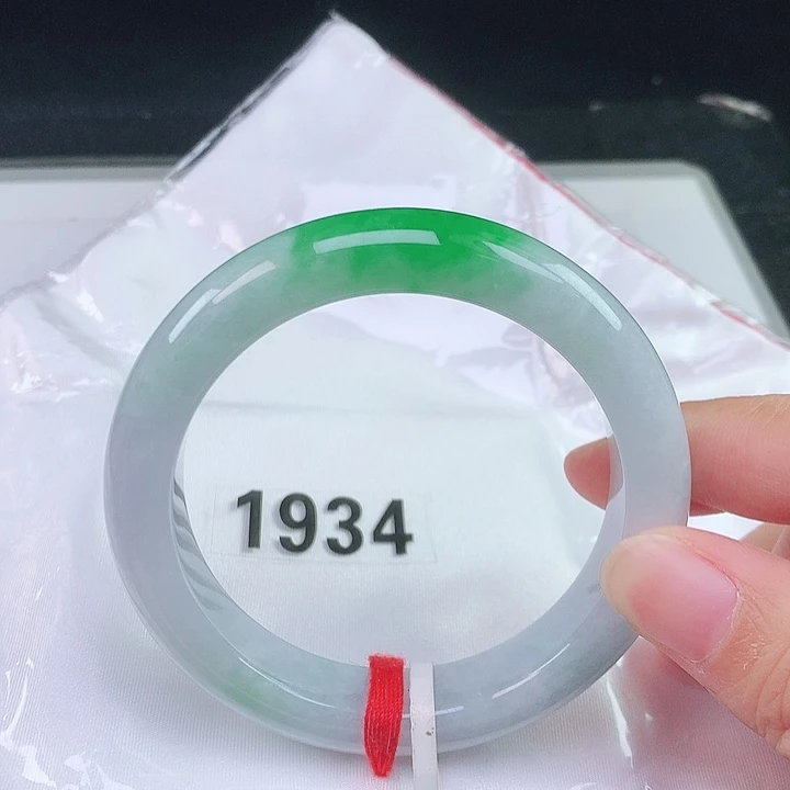 翡翠未镶嵌手镯翡翠