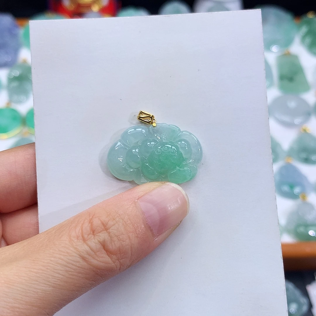 翡翠18K金镶嵌颈饰翡翠吊坠