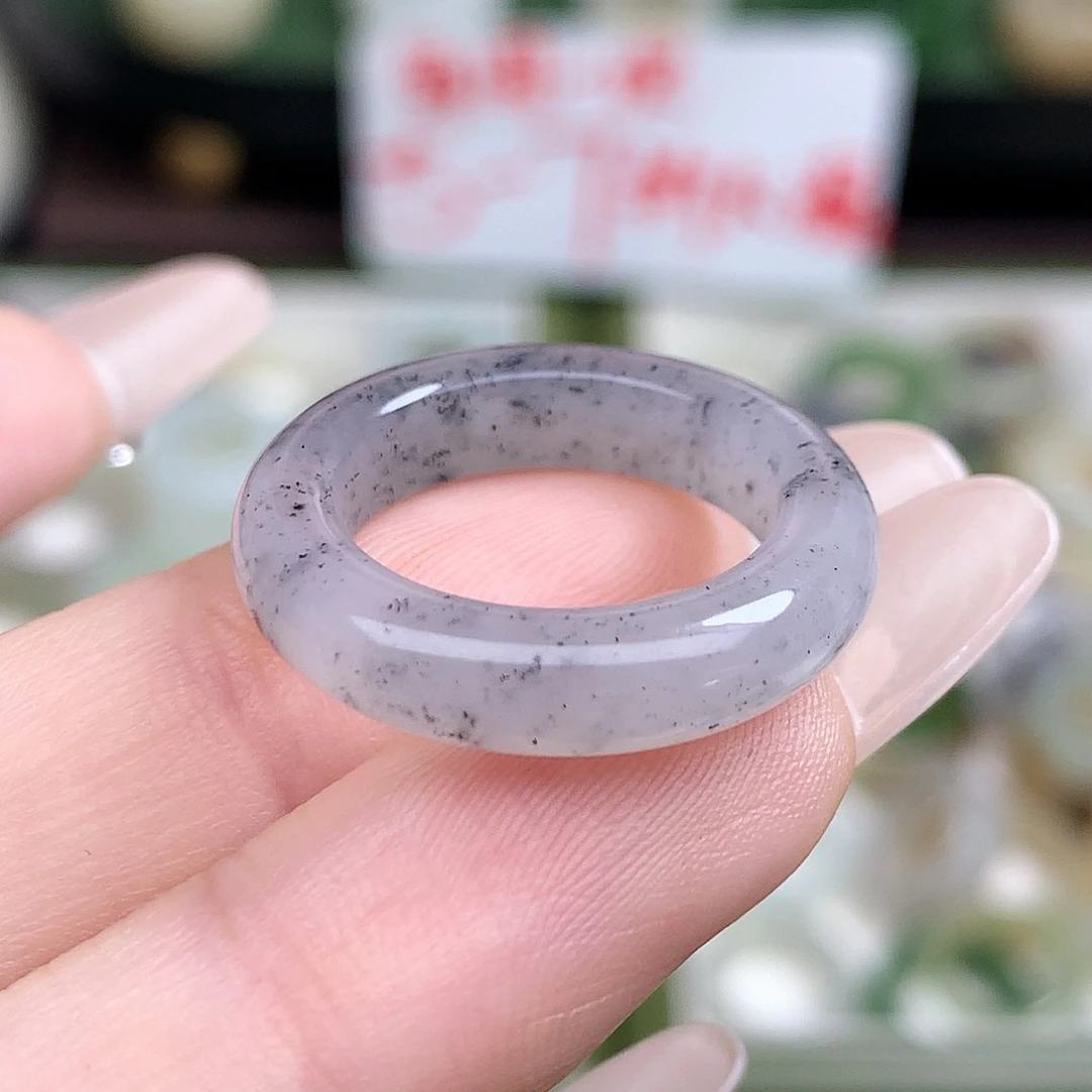 未镶嵌戒指和田玉