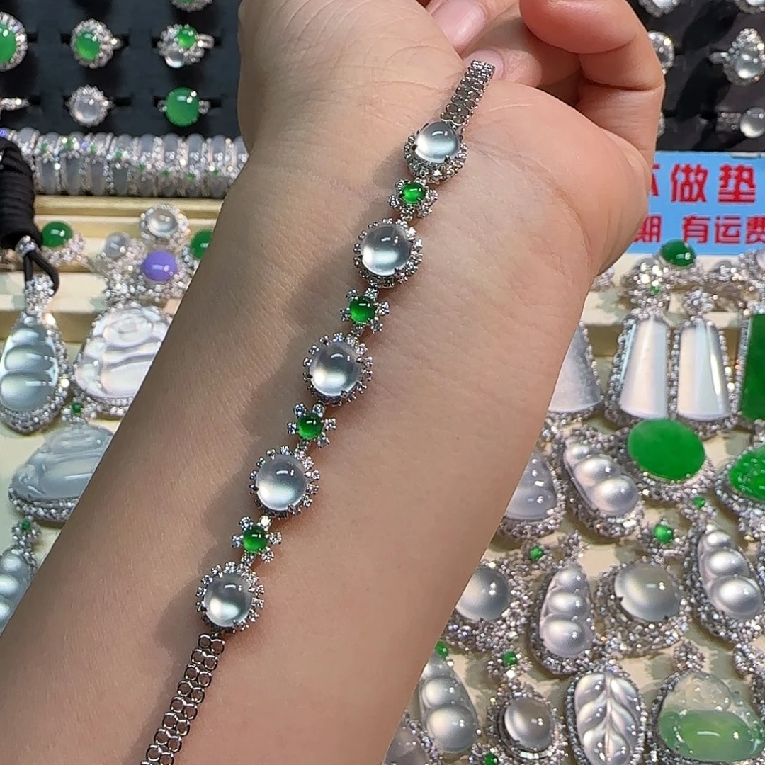 翡翠18K金镶嵌手链蛋面