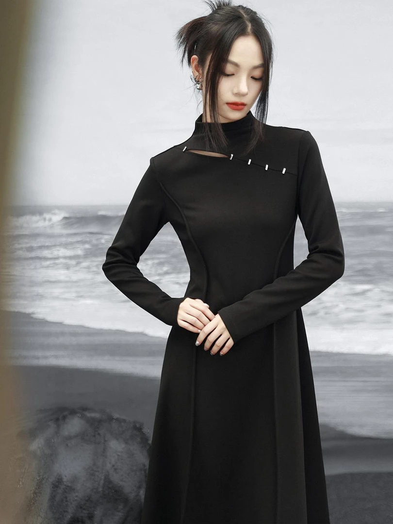 半高领黑色针织连衣裙女秋冬新款修身显瘦裙子高级感气质内搭长裙
