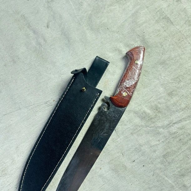 806 龙泉昊天宝剑高猛钢牛尾刀皮鞘未开刃