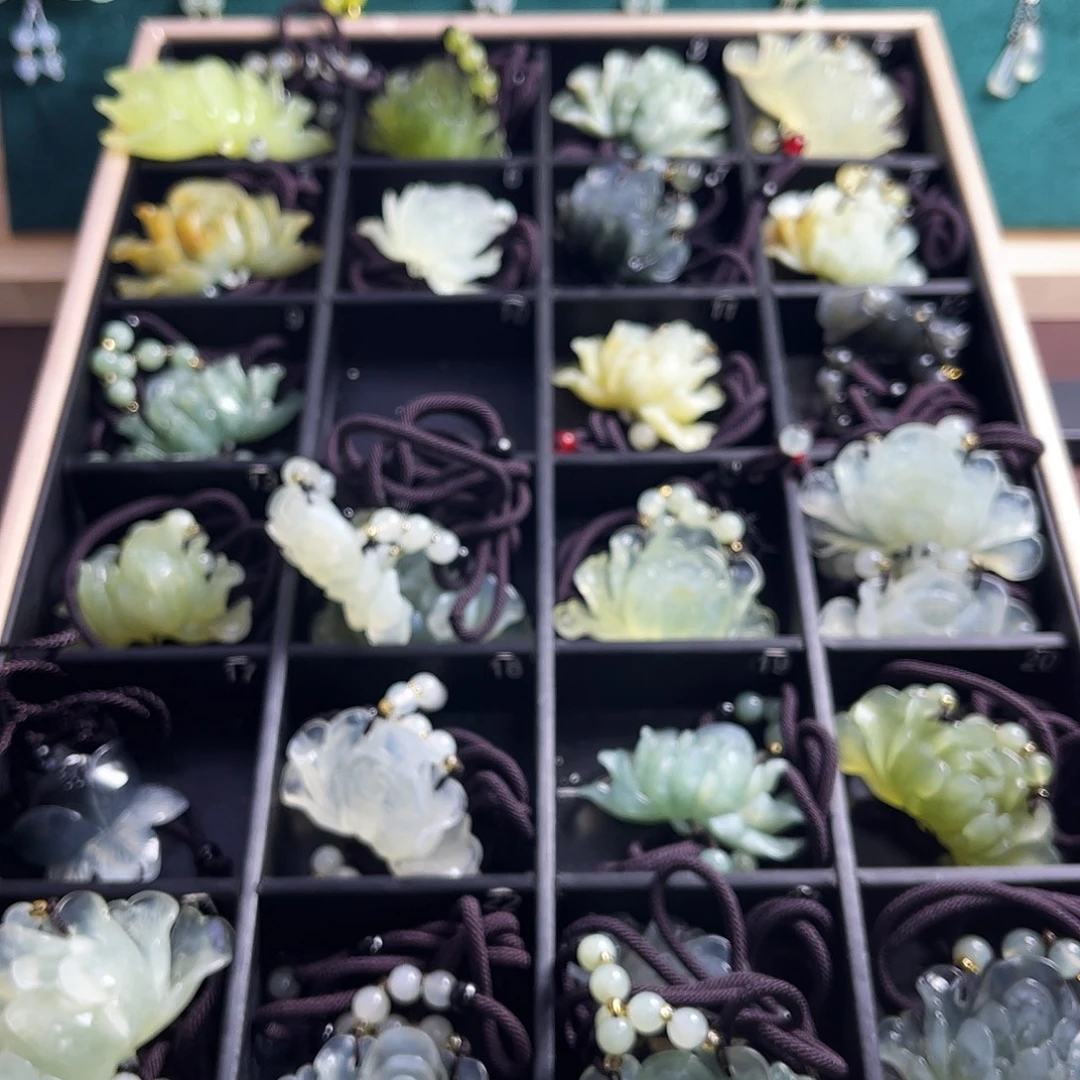 执***乐蛇纹石玉未镶嵌颈饰