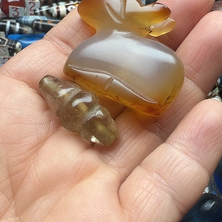 蓝***云玛瑙/玉髓未镶嵌颈饰