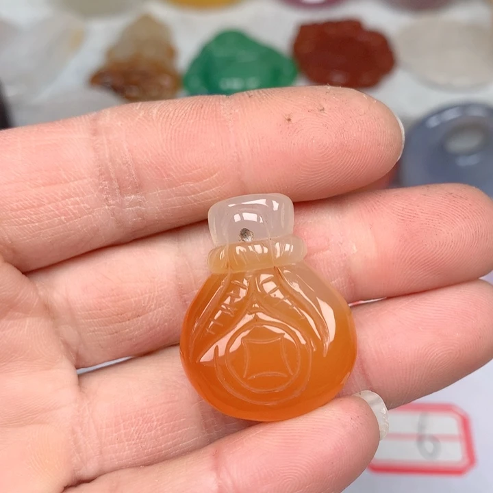 玛瑙/玉髓颈饰未镶嵌火*