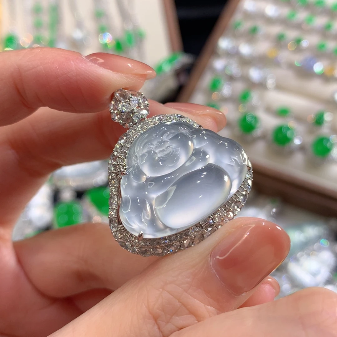 翡翠18K金镶嵌颈饰佛公