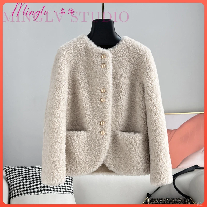 名缕设计感优雅小香风外套短款2026秋冬装新款圆领保暖显瘦短外套