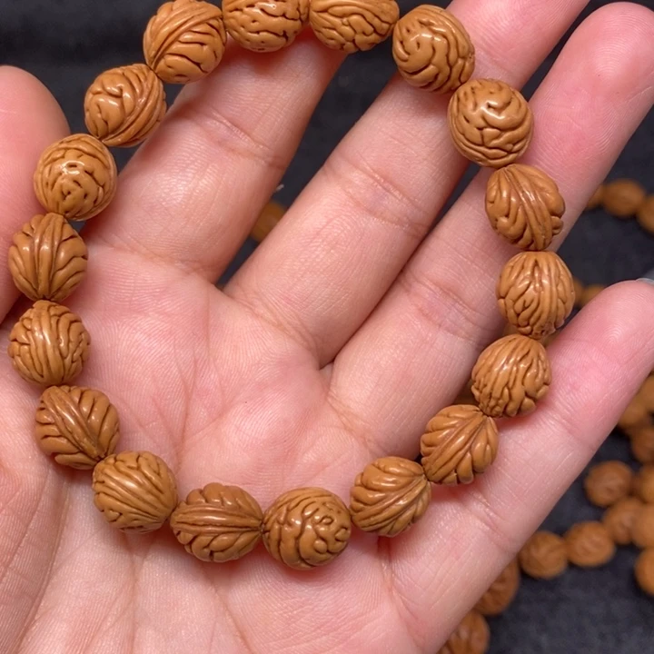 莲****毛桃核碧桃野生籽1.0小精品