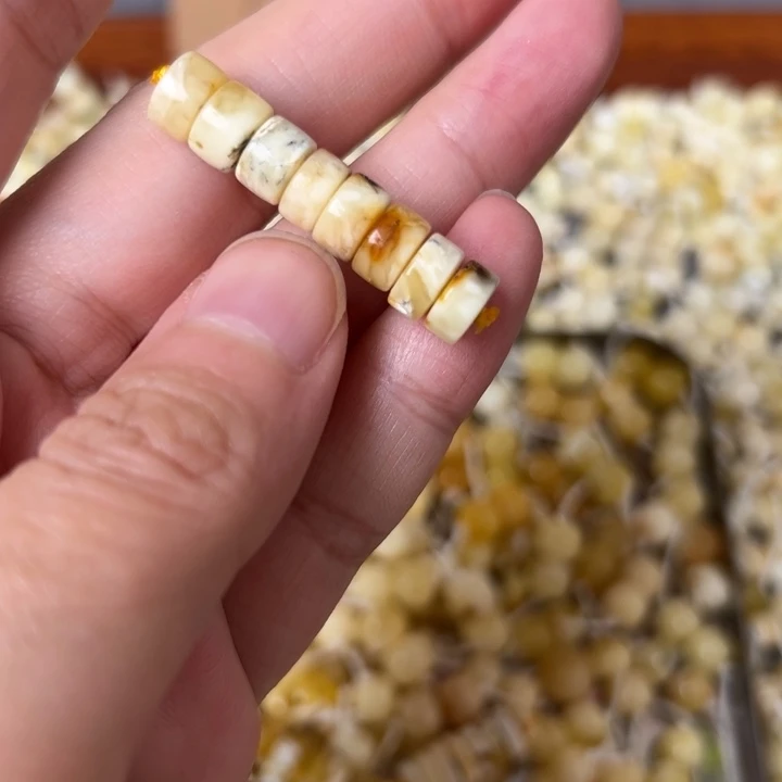 蜜蜡未镶嵌裸石7.7mm一组