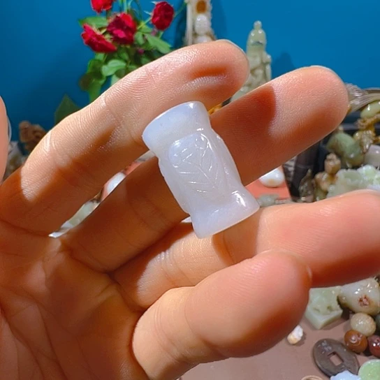 寿***民南红玛瑙合金挂件