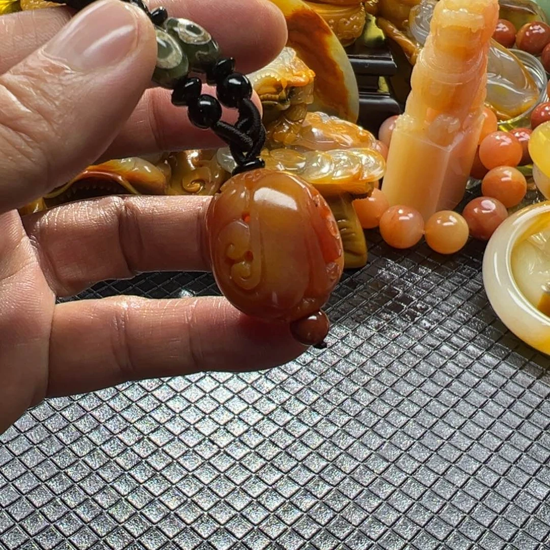 石英质玉未镶嵌颈饰