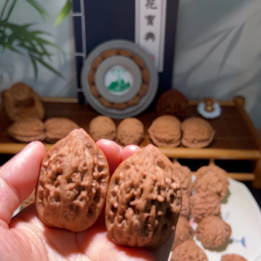 舍***得文玩核桃把件天外陨铁