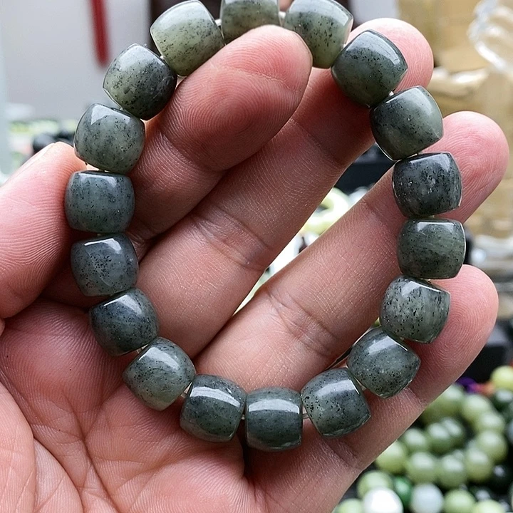 【闪购商品】未镶嵌手链和田玉12直切青花