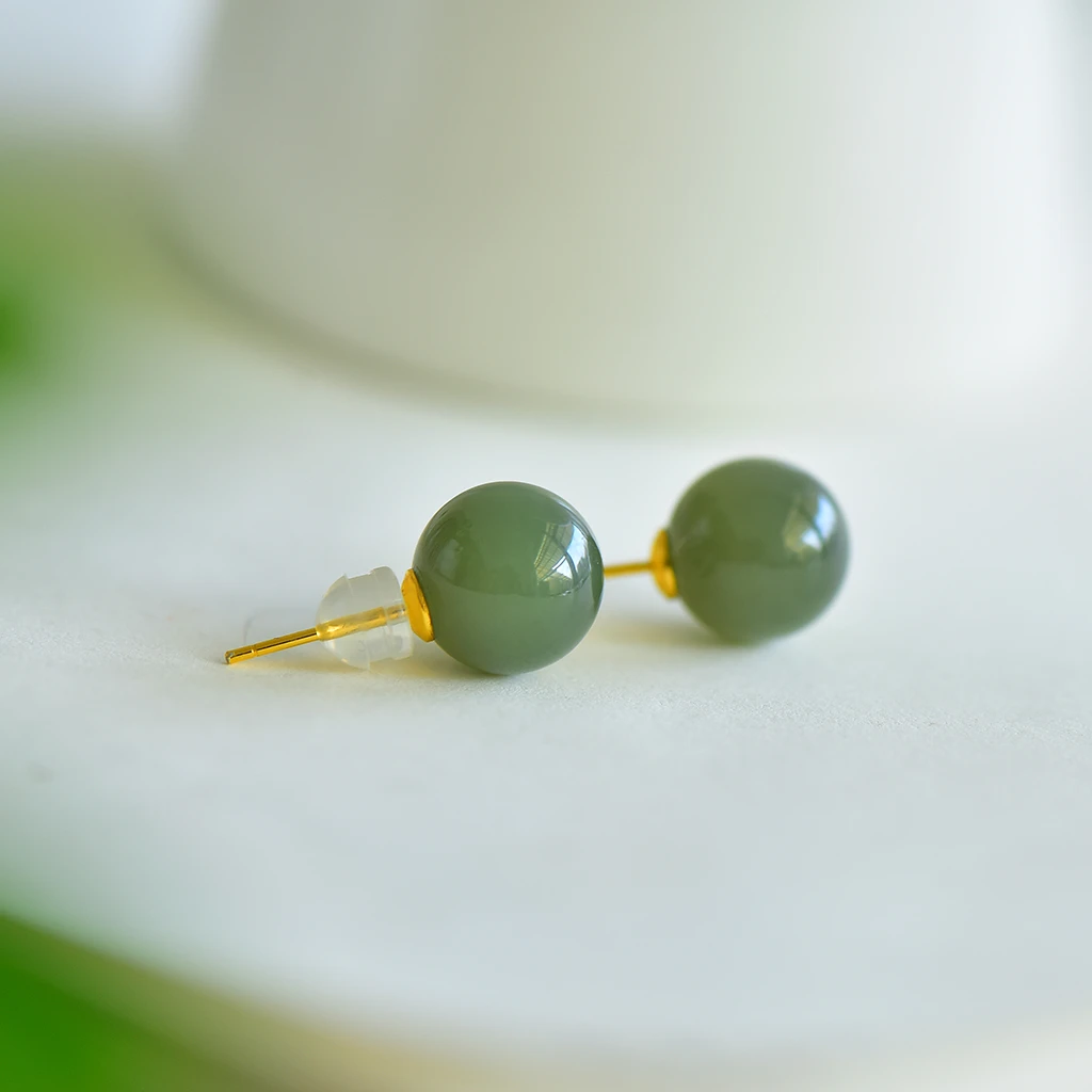 正宗和田玉青玉晴水S925银纯银镶嵌小圆珠珠耳钉简约防过敏养耳洞