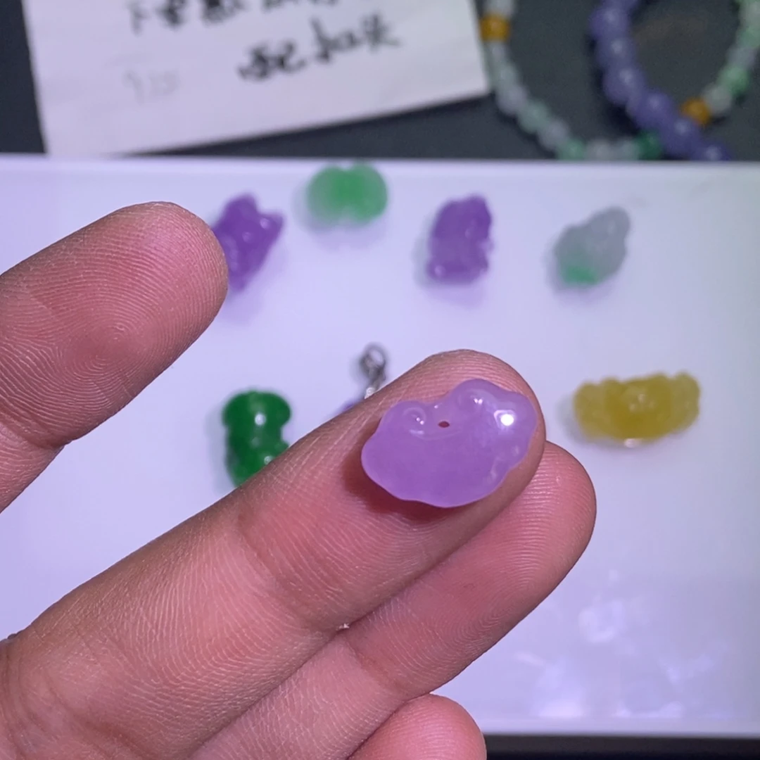 翡翠未镶嵌颈饰吊坠