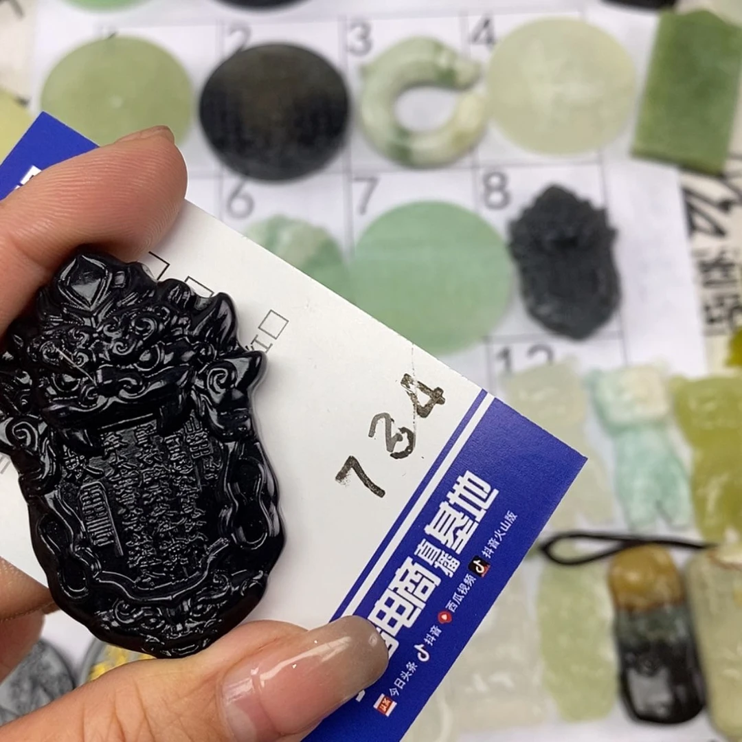 【闪购商品】岫玉颈饰未镶嵌张*父挂件